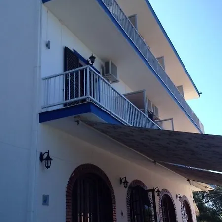 Thomas Art Hotel 3*
